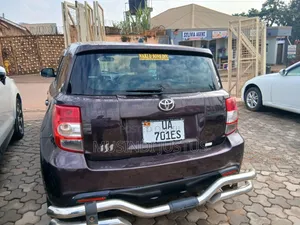 Toyota IST 2009 Burgundy