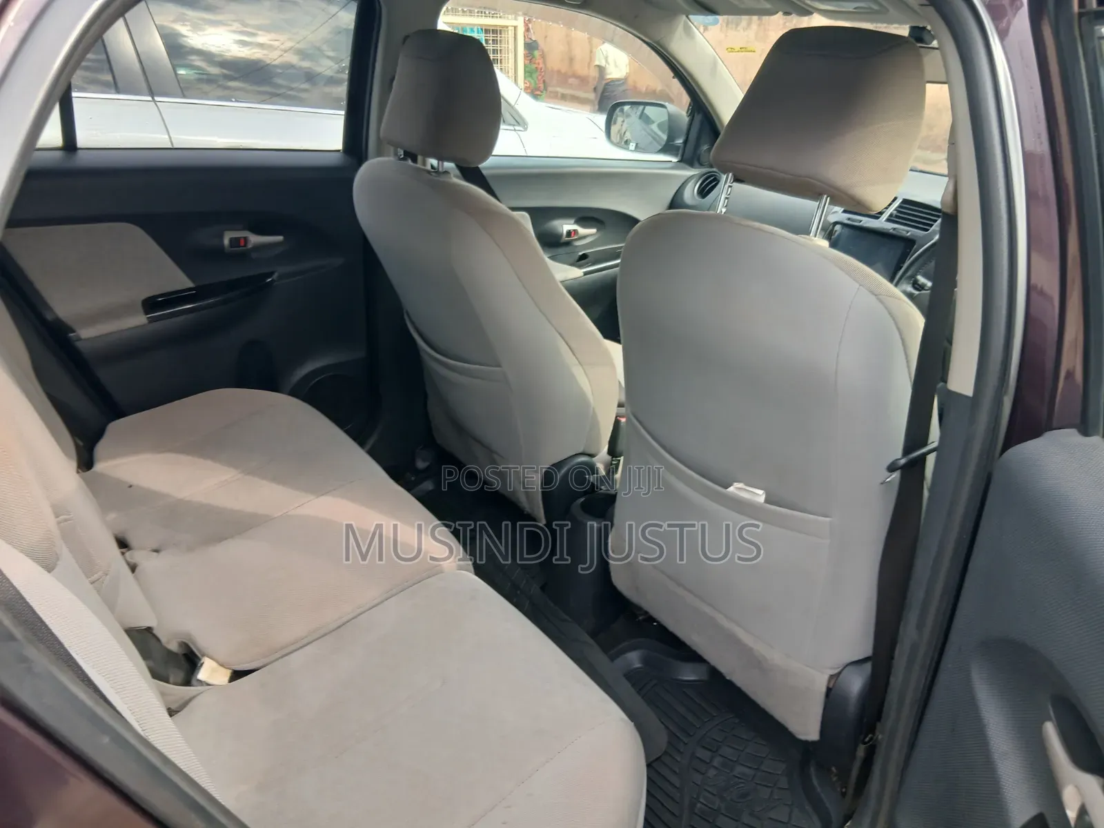 Toyota IST 2009 Burgundy