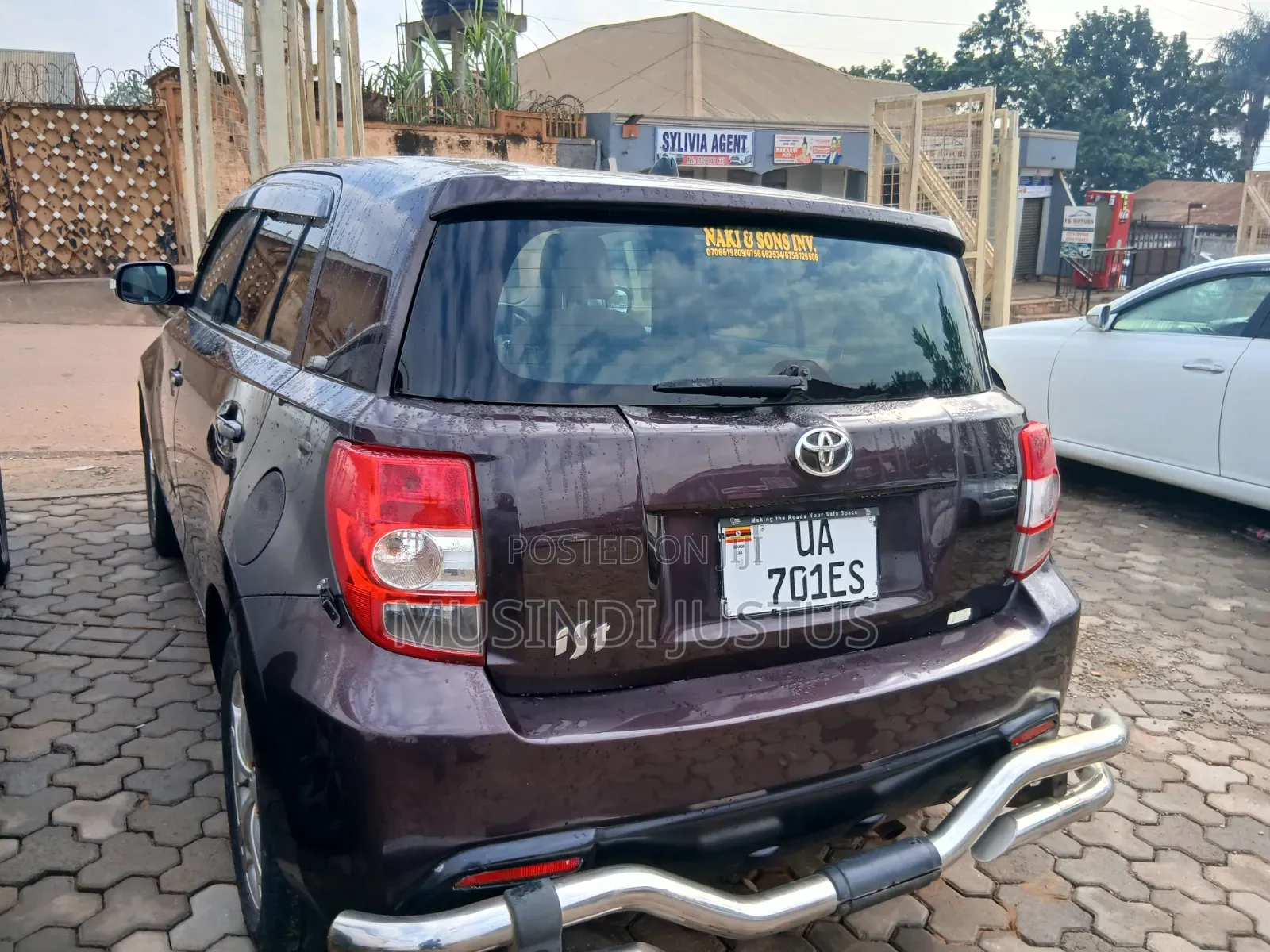 Toyota IST 2009 Burgundy