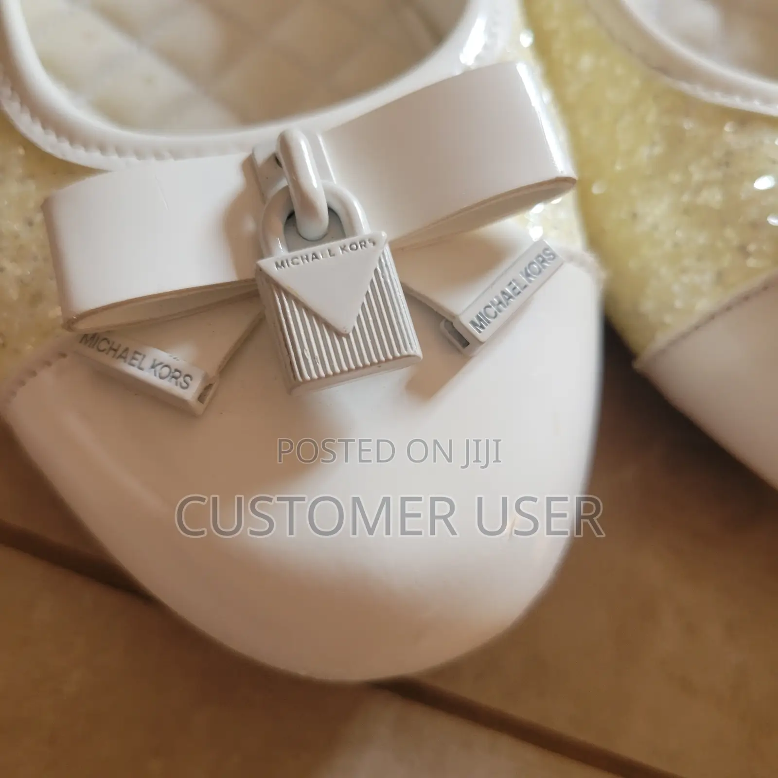 Children' Shoes