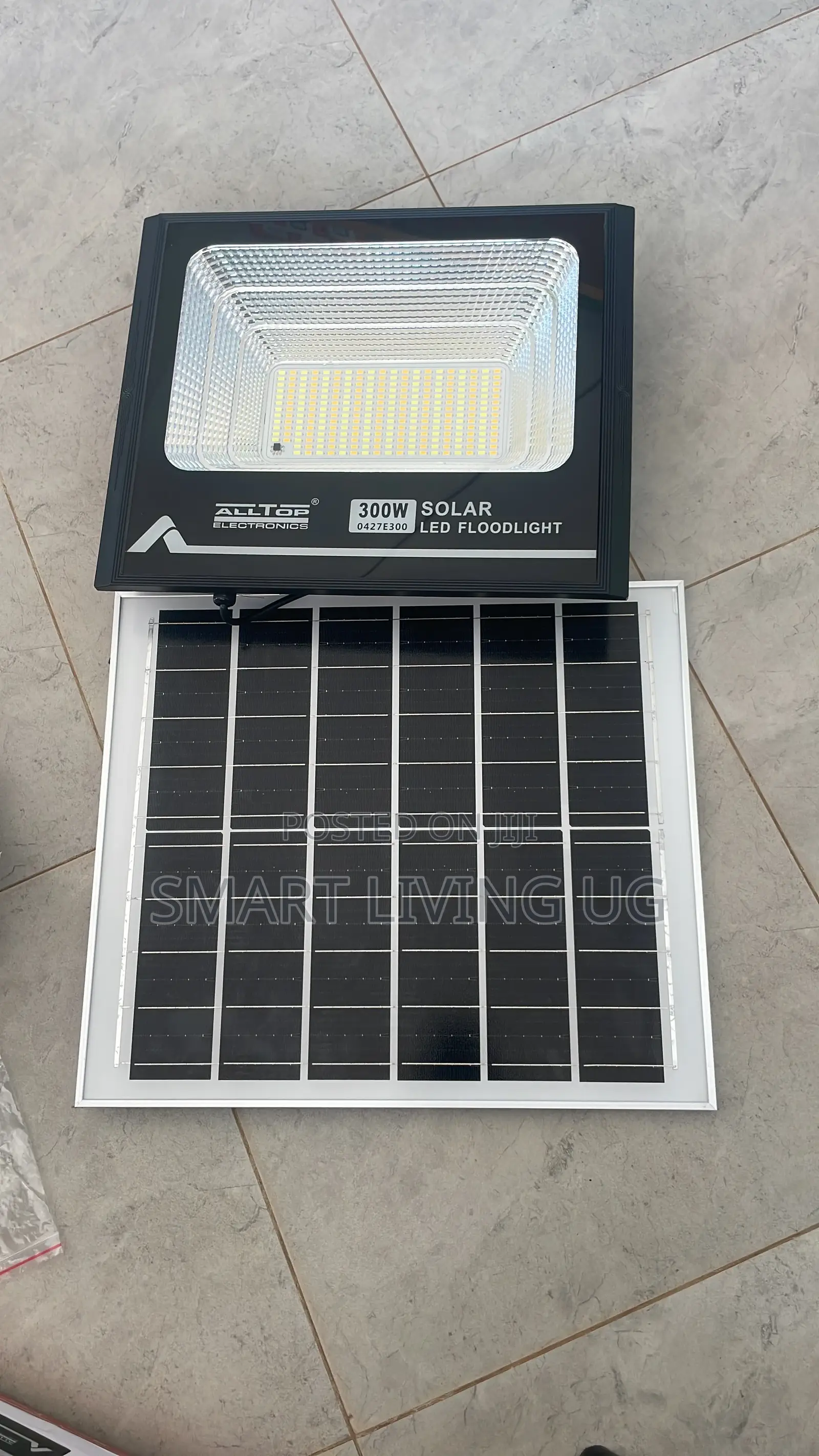 300W Solar LED Flood Light – Dusk to Dawn Lighting