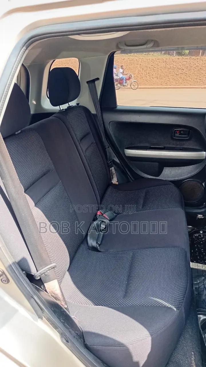 Toyota IST 2005 Gold