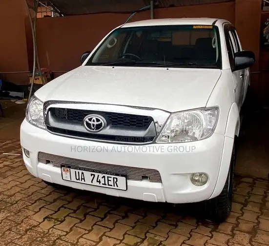 Toyota Hilux 2011 White