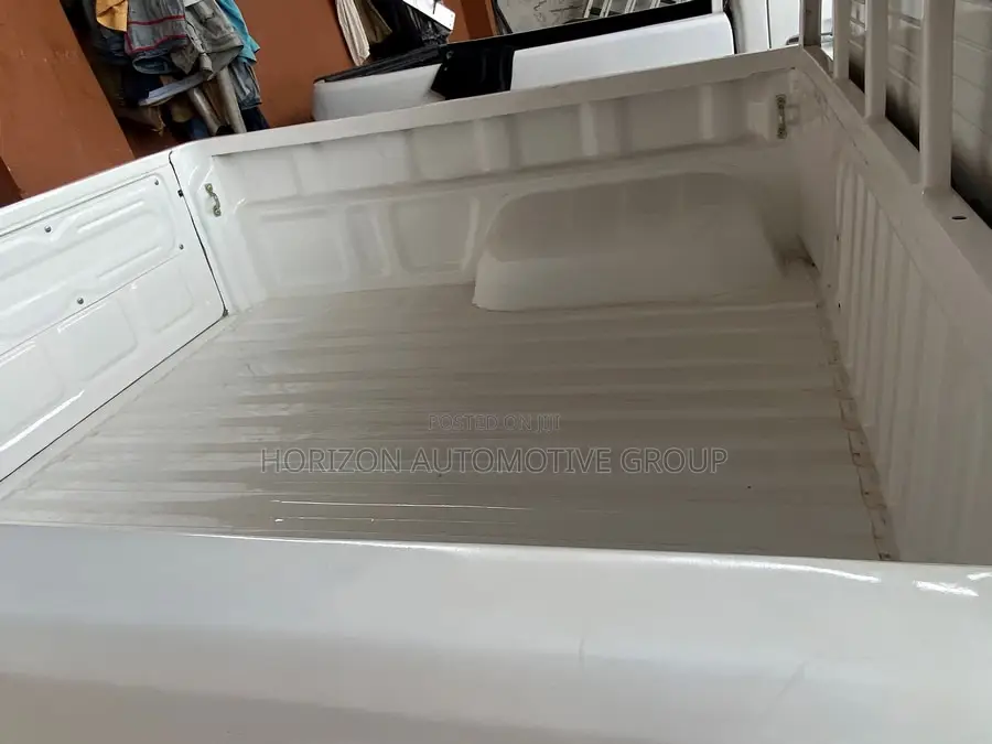 Toyota Hilux 2011 White