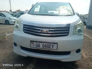 Toyota Noah 2011 White