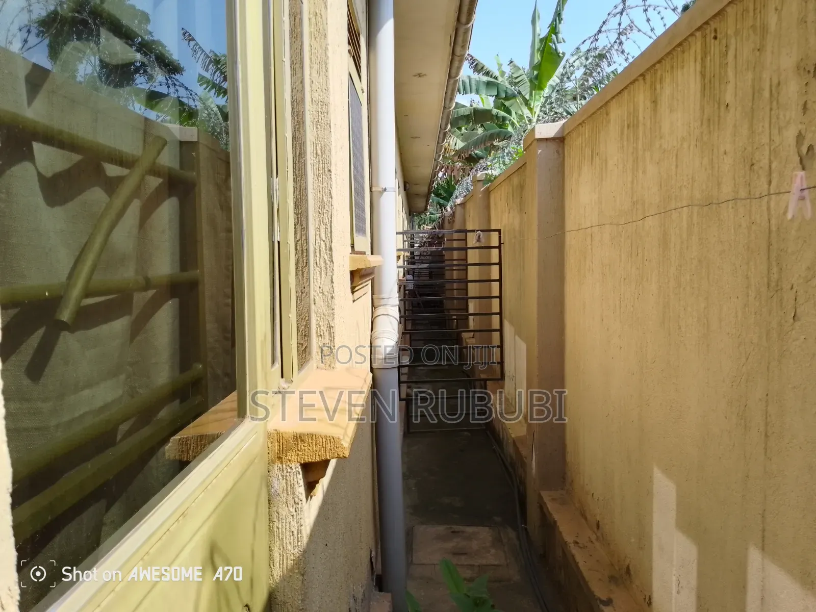 1bdrm Bungalow in Kira for sale