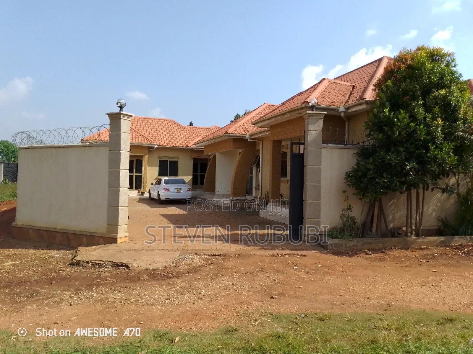 1bdrm Bungalow in Kira for sale