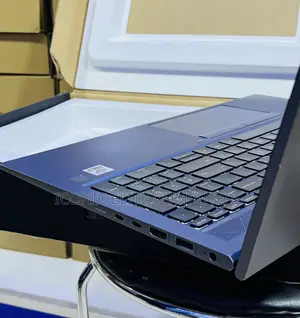 New Laptop HP ZBook Firefly 15 G7 16GB Intel Core i7 SSD 512GB