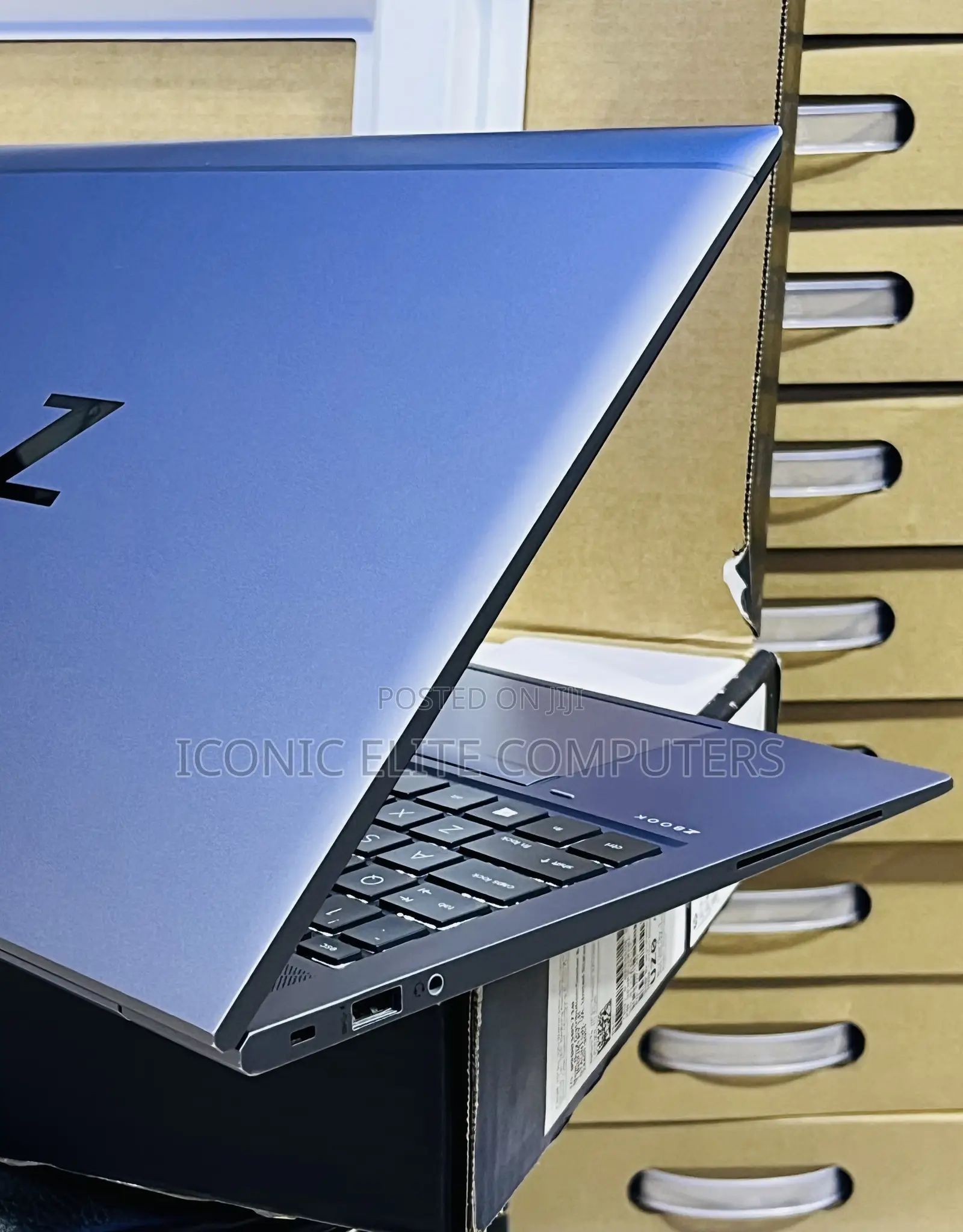 New Laptop HP ZBook Firefly 15 G7 16GB Intel Core i7 SSD 512GB