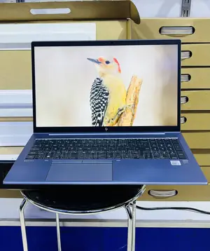 New Laptop HP ZBook Firefly 15 G7 16GB Intel Core i7 SSD 512GB