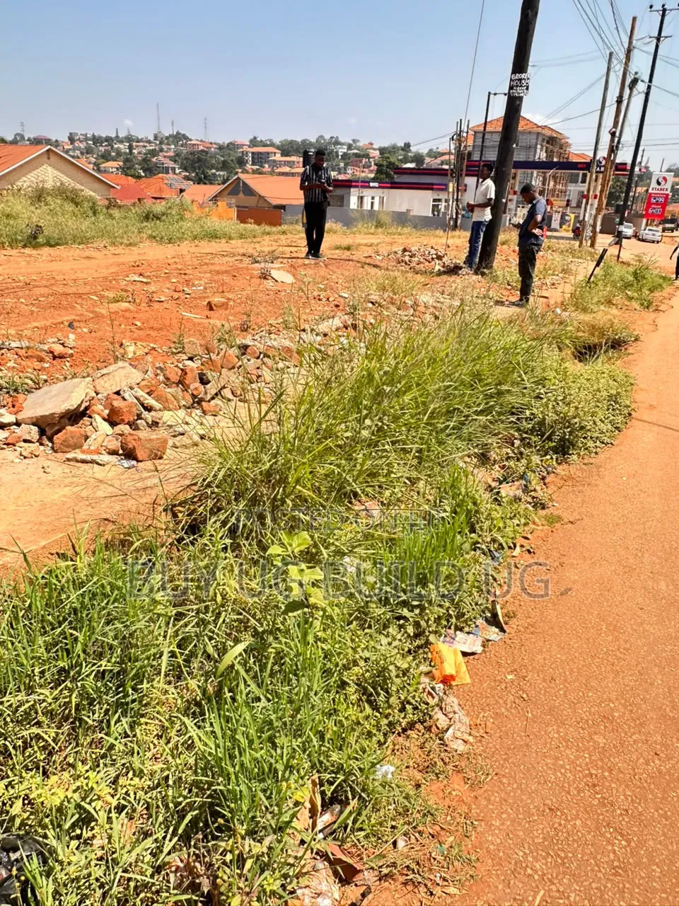 Commercial Plot 13 Decimals for Sale at 290m Kyaliwajala Mbalwa Road