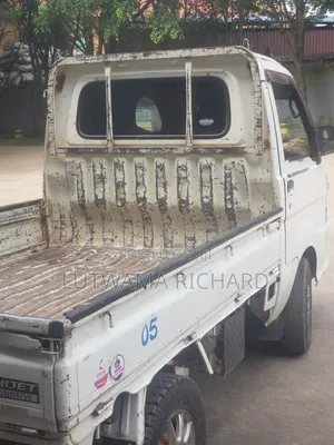 Daihatsu Hijet 2012 White