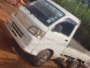 Daihatsu Hijet 2012 White