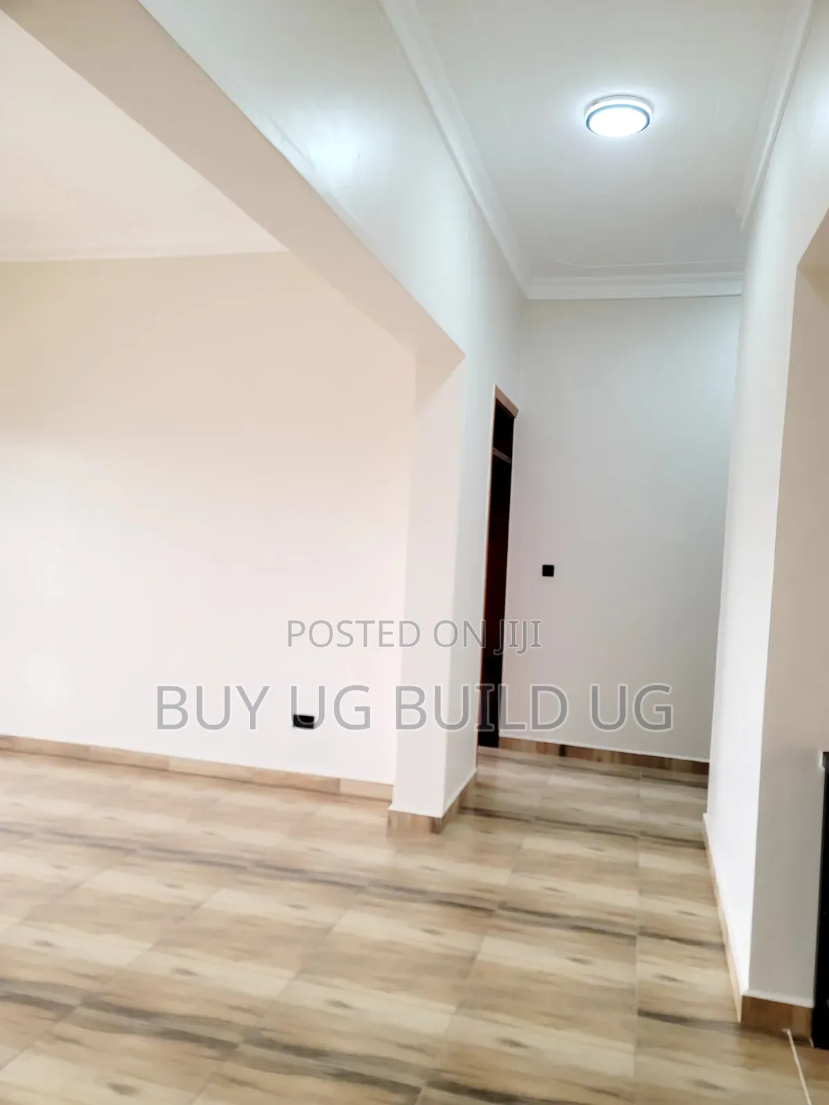 5bdrm Maisonette in Bwebajja Entebe Road, Central Division for sale