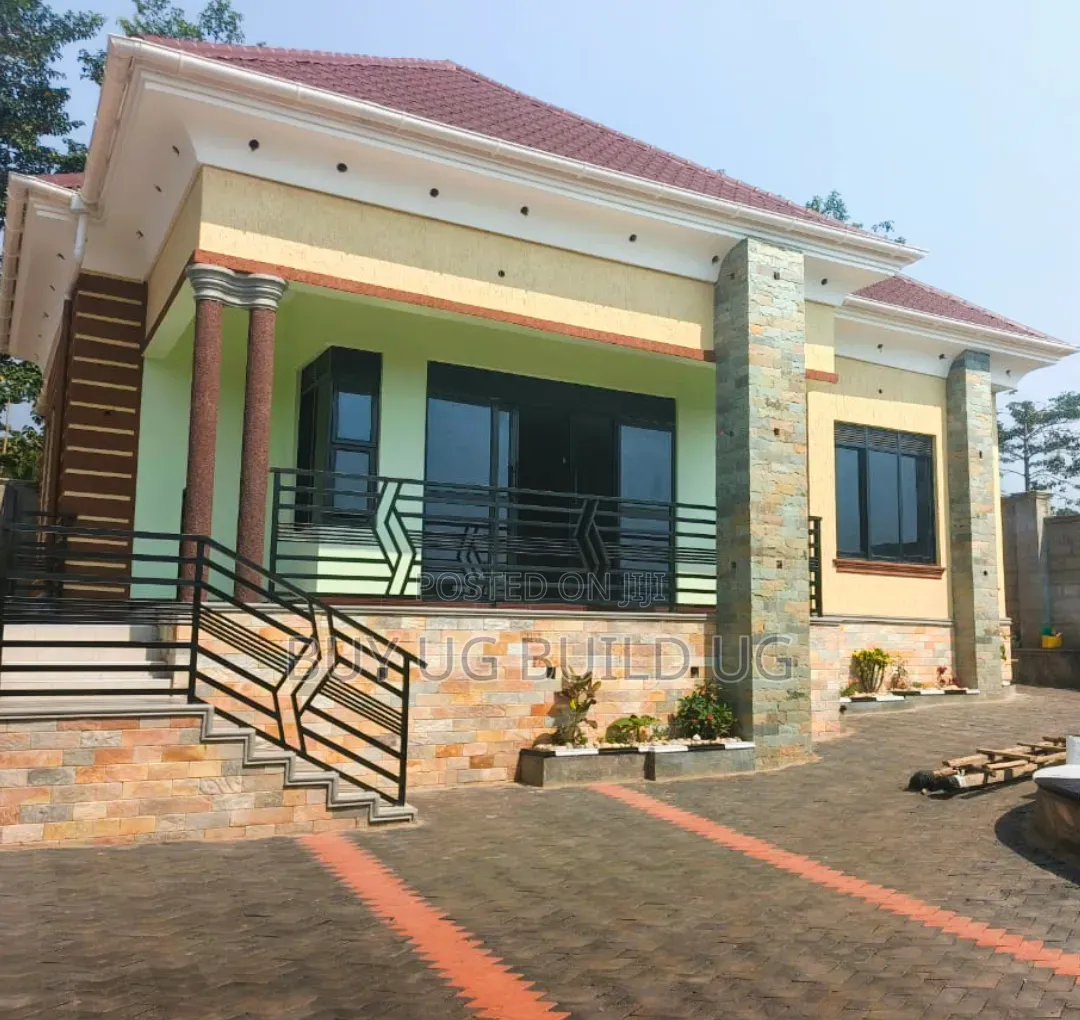 3bdrm Bungalow in Seeta Town, Goma for sale