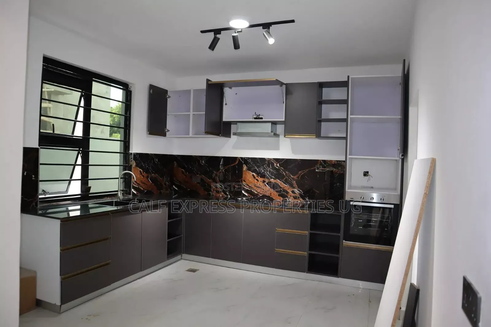 4bdrm House in Gaba Estate, Central Division for rent