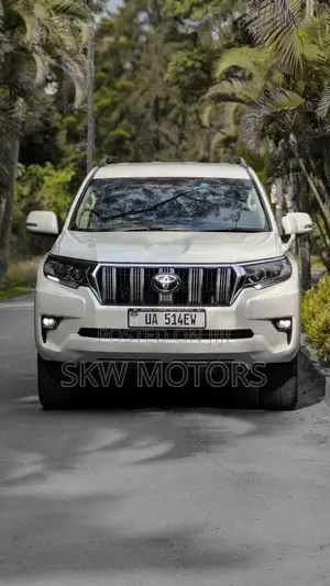 Toyota Land Cruiser Prado 2019 White