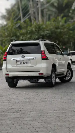 Toyota Land Cruiser Prado 2019 White