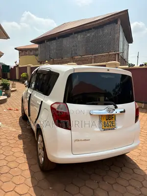 Toyota Ractis 2006 White
