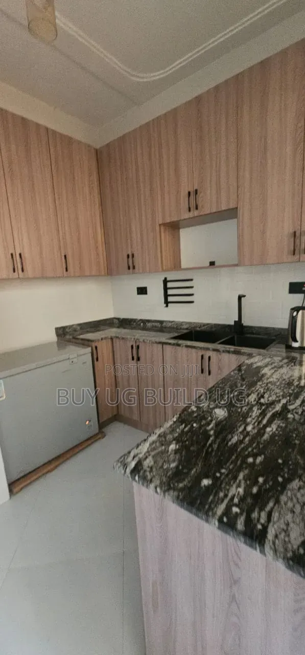 5bdrm Maisonette in Lubowa Entebe Road, Central Division for sale