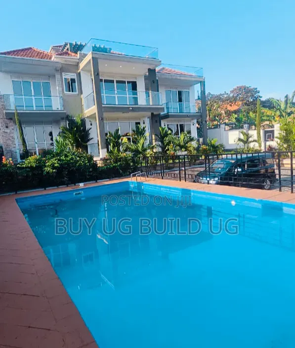 5bdrm Maisonette in Lubowa Entebe Road, Central Division for sale