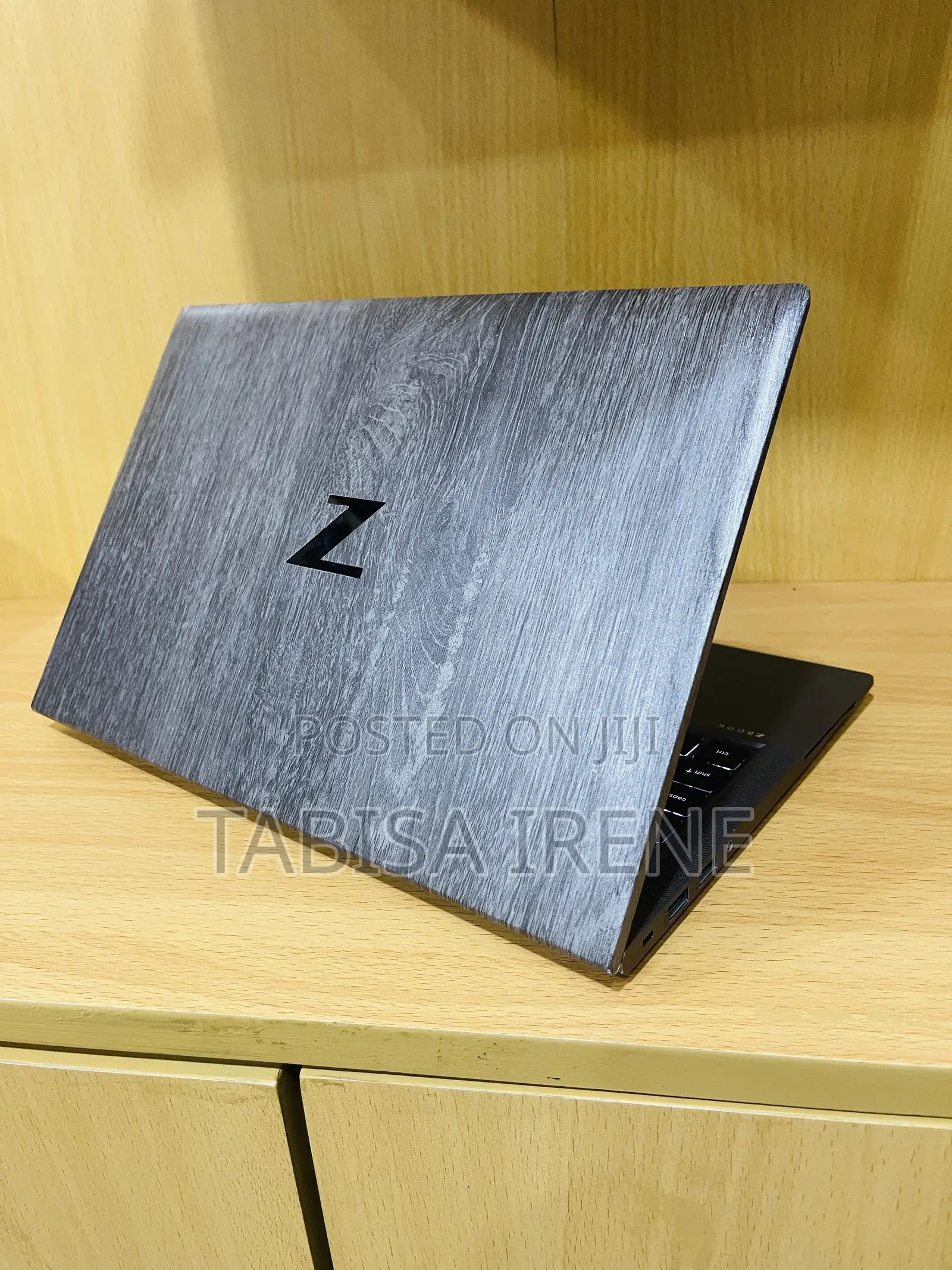 New Laptop HP ZBook Firefly G8 16GB Intel Core i7 SSD 512GB