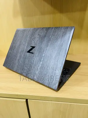 New Laptop HP ZBook Firefly G8 16GB Intel Core i7 SSD 512GB