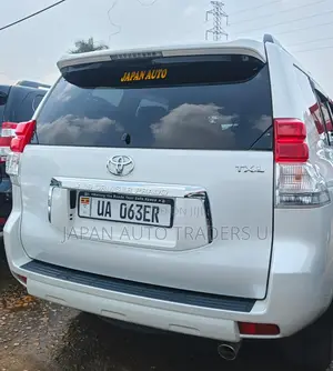 Toyota Land Cruiser Prado 2011 White