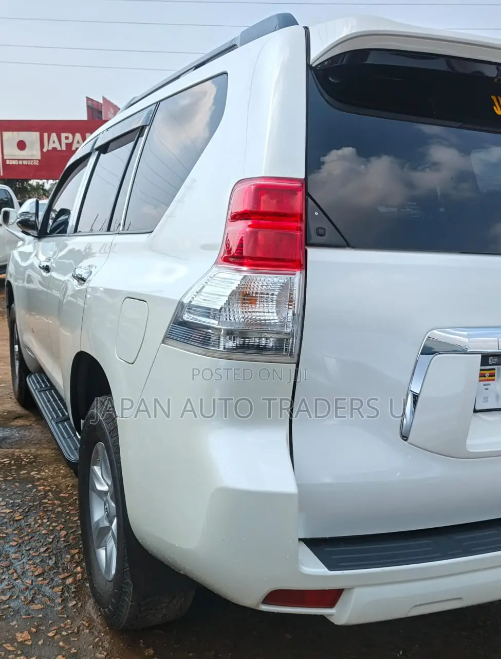 Toyota Land Cruiser Prado 2011 White