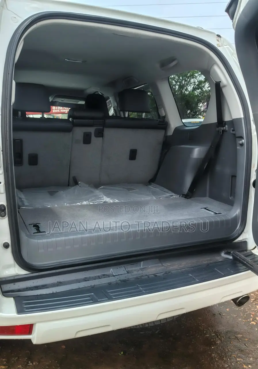 Toyota Land Cruiser Prado 2011 White