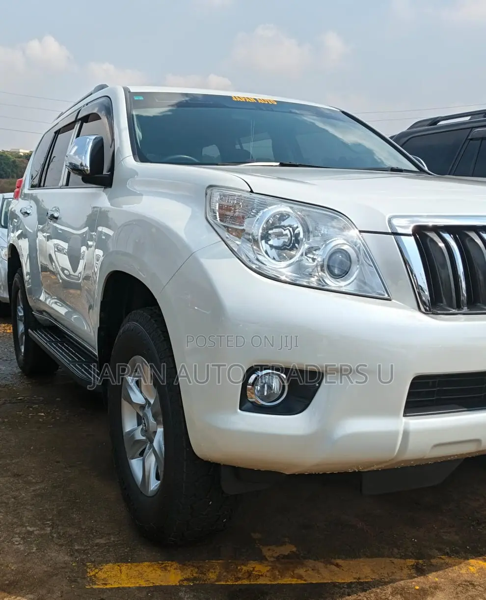 Toyota Land Cruiser Prado 2011 White