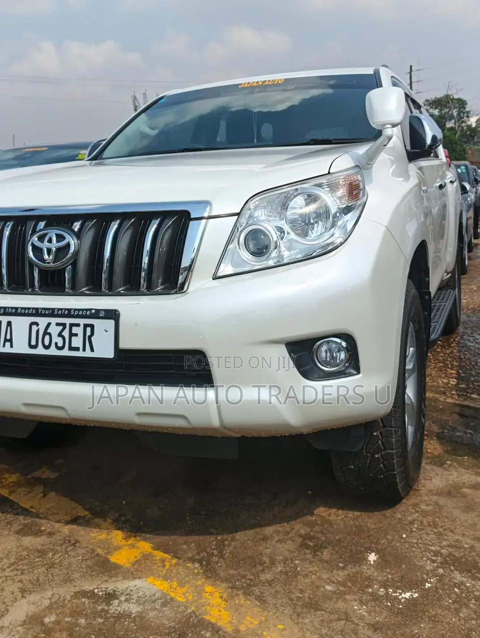 Toyota Land Cruiser Prado 2011 White
