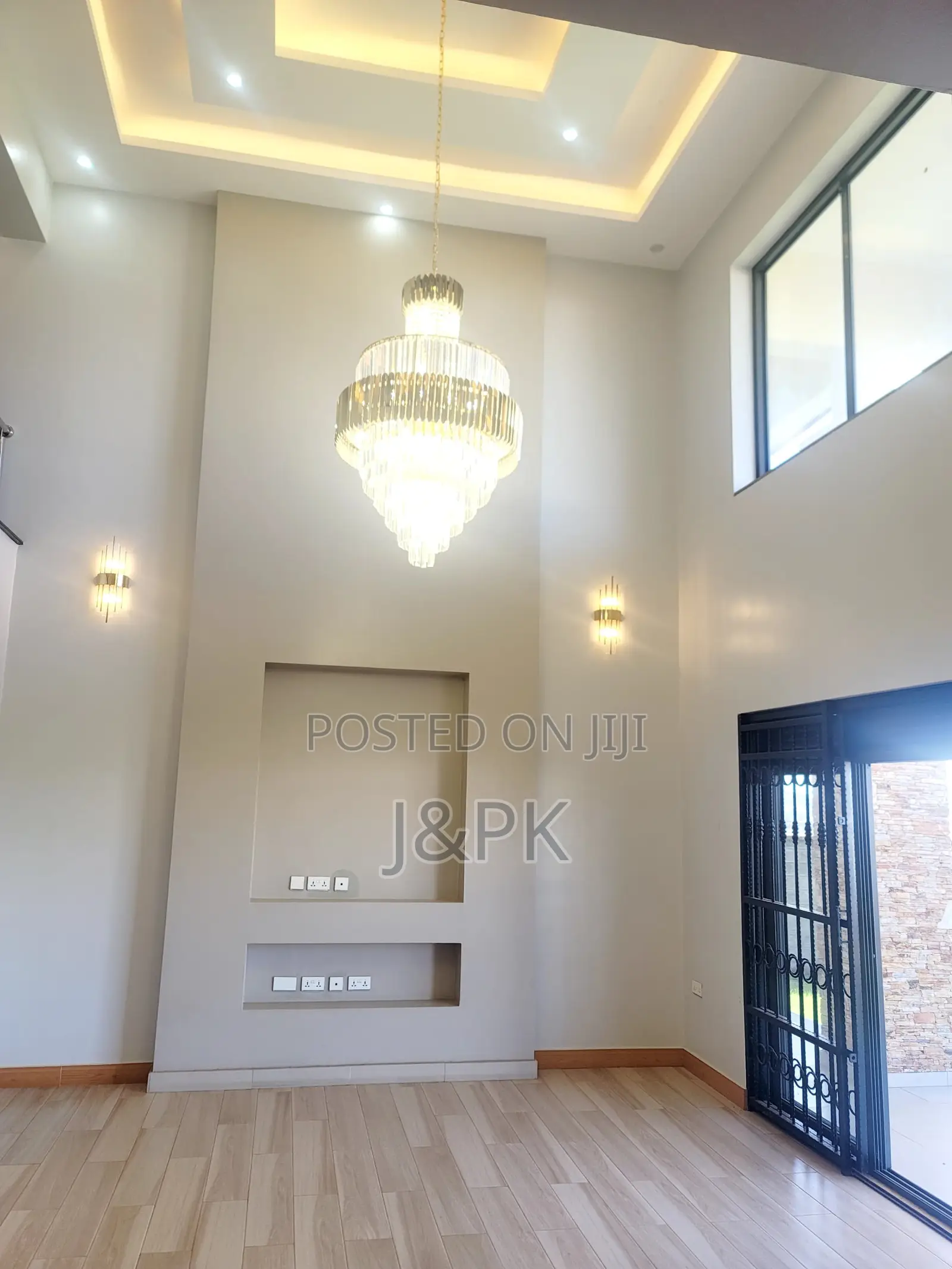 5bdrm Mansion in Katabi for sale