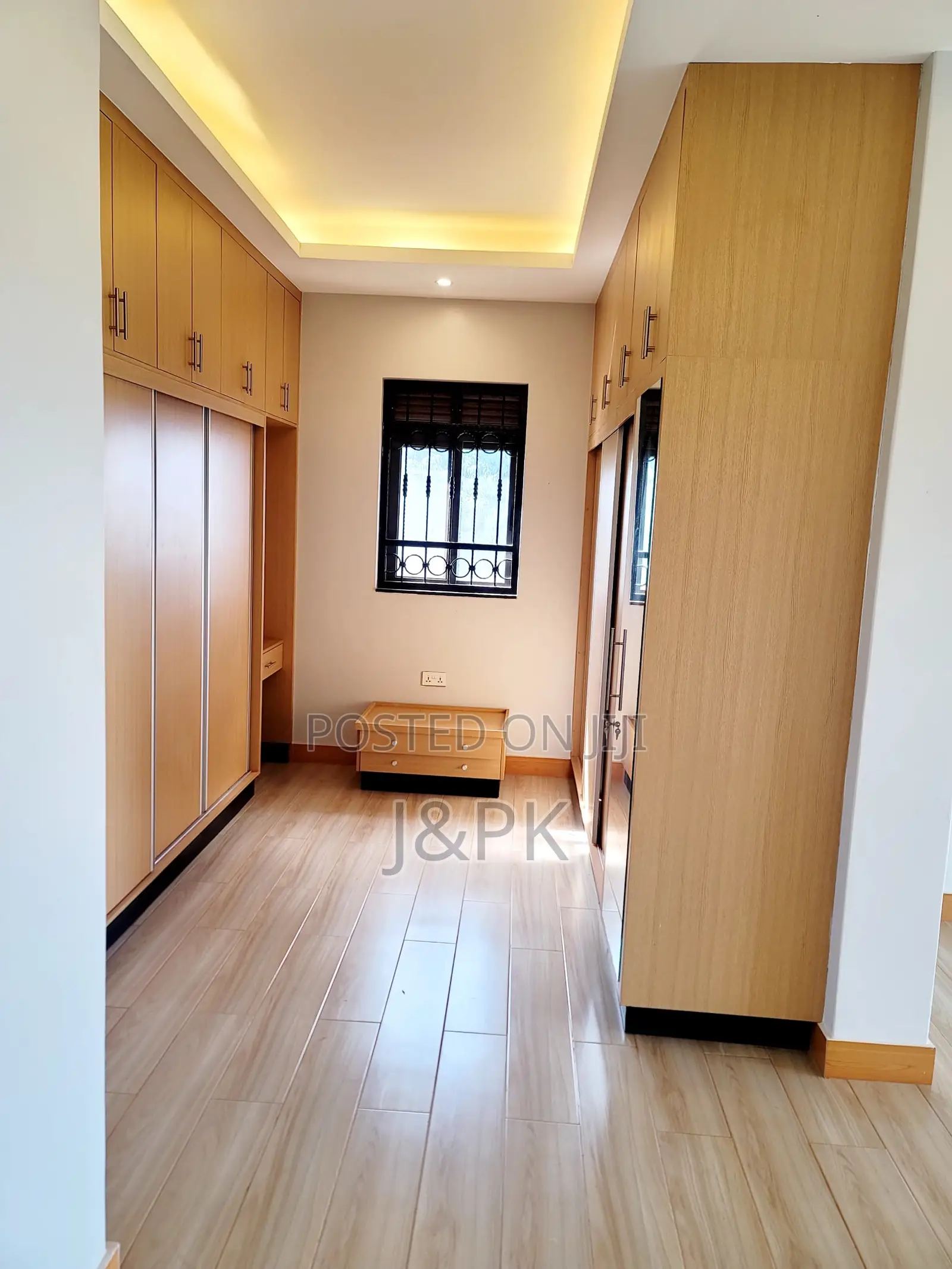 5bdrm Mansion in Katabi for sale