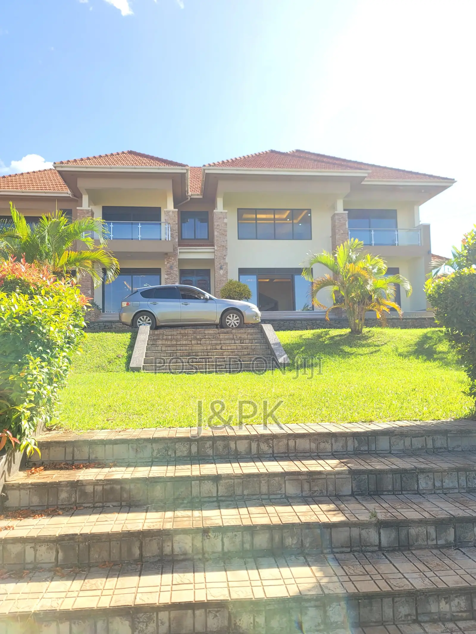 5bdrm Mansion in Katabi for sale