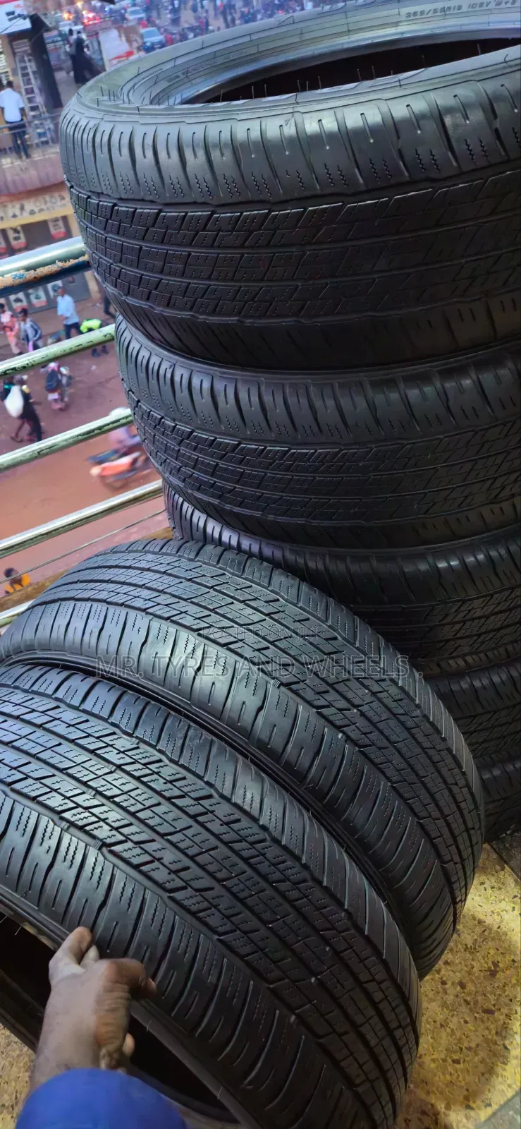 265 55 R19 Dunlop Very Strong and in the Cheapest Price.