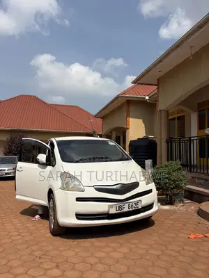 Toyota Ractis 2006 White