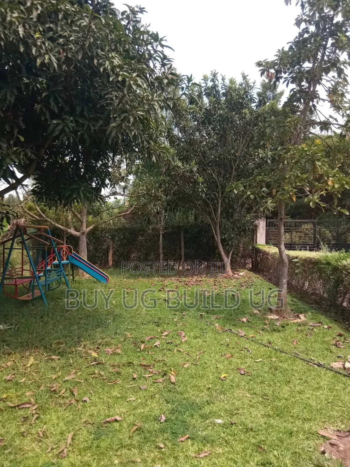 5bdrm Bungalow in Mukono Town for sale