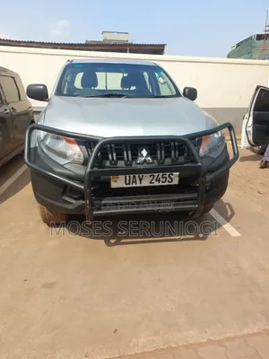 Mitsubishi L200 2015 Silver