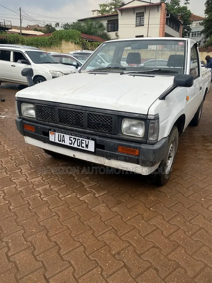 Nissan Hardbody 1990 White