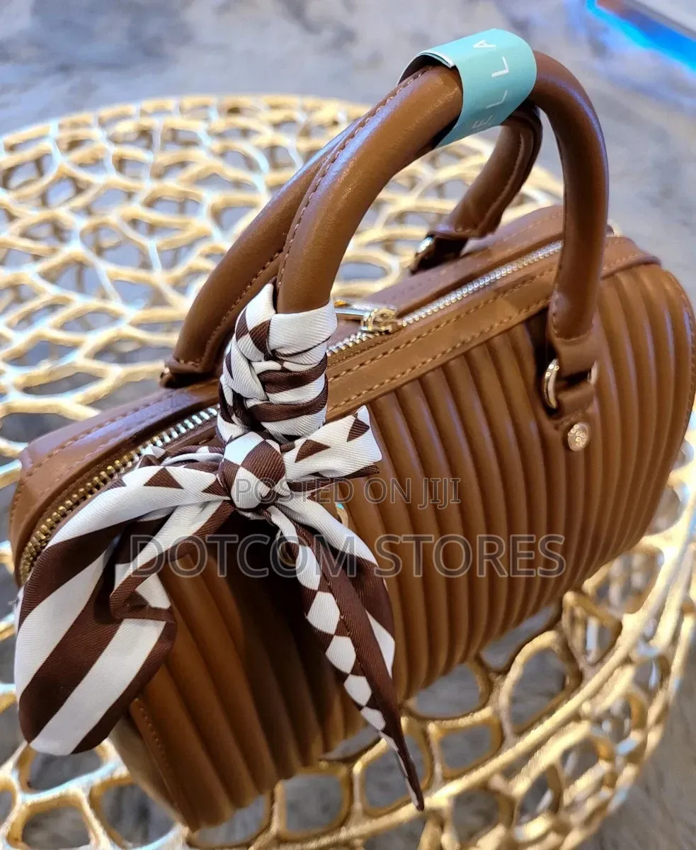 Chrisbella Handbag/Bodybag Est 2022