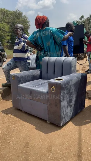 Well Designed Single Sofa