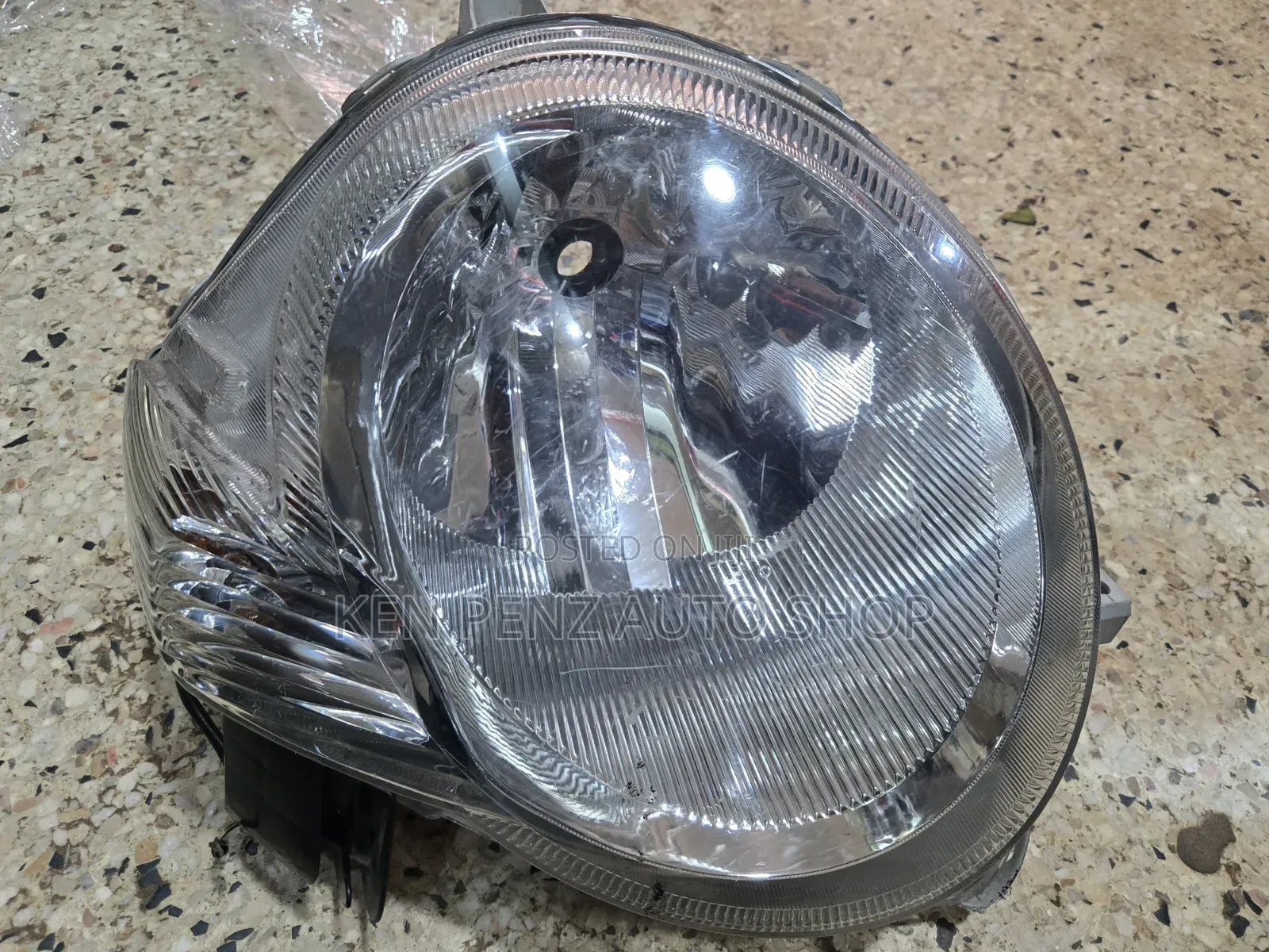 Headlamps for Toyota Sienta 2007 - 2010