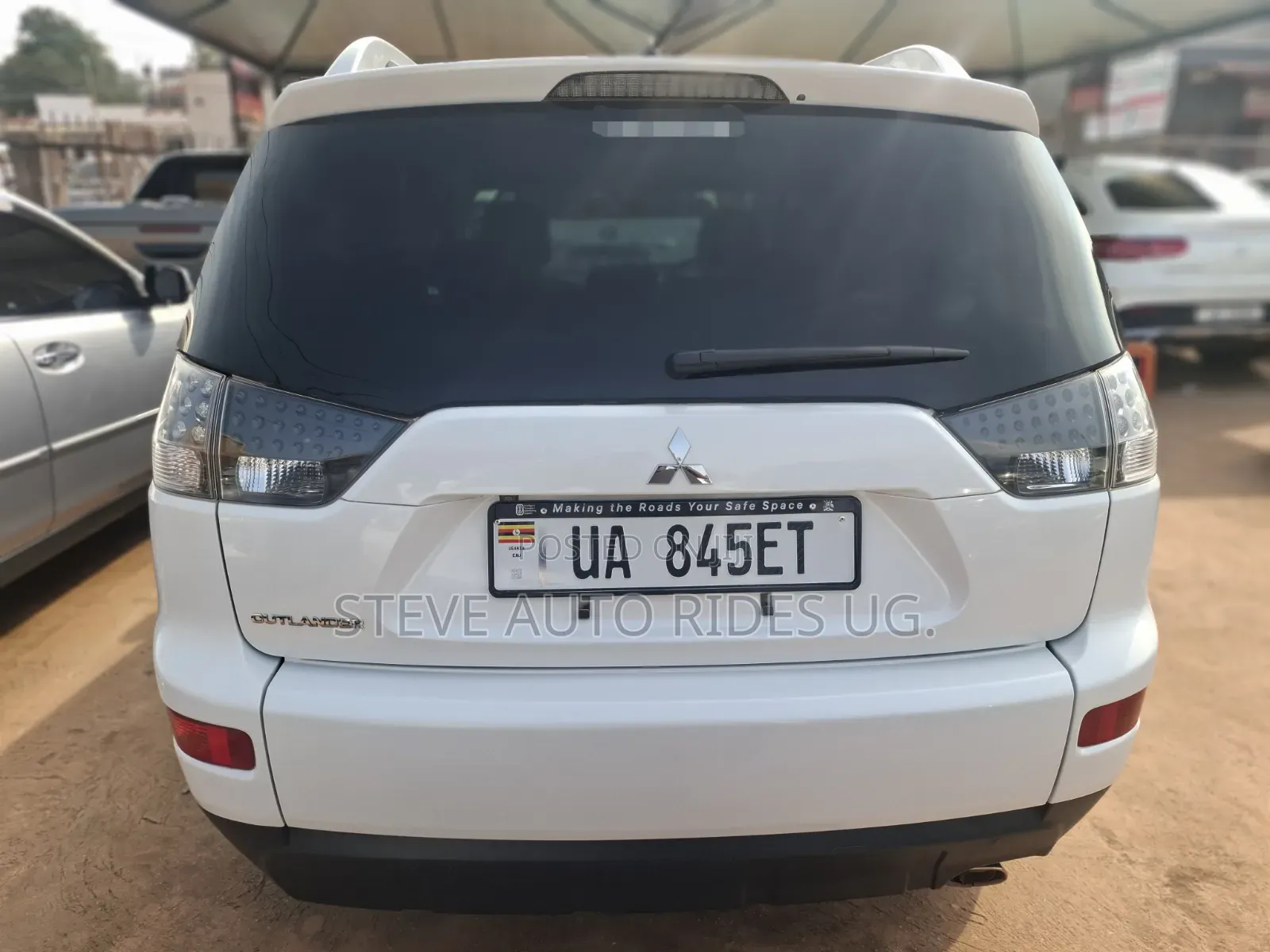 Mitsubishi Outlander 2010 White