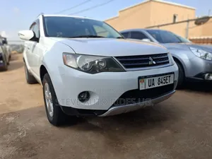 Mitsubishi Outlander 2010 White