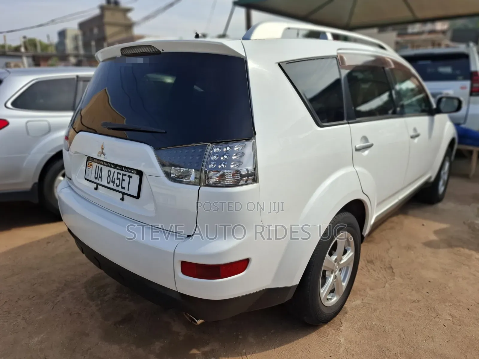 Mitsubishi Outlander 2010 White