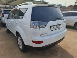 Mitsubishi Outlander 2010 White