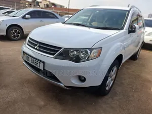 Mitsubishi Outlander 2010 White