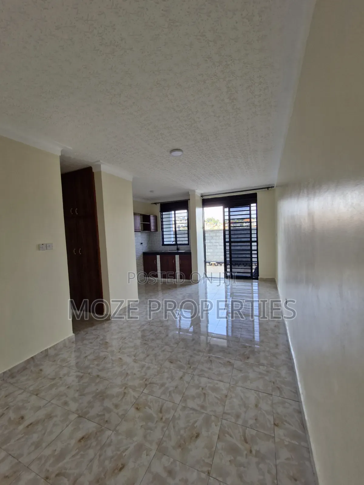 Studio Apartment in Kira Center, Central Division for rent