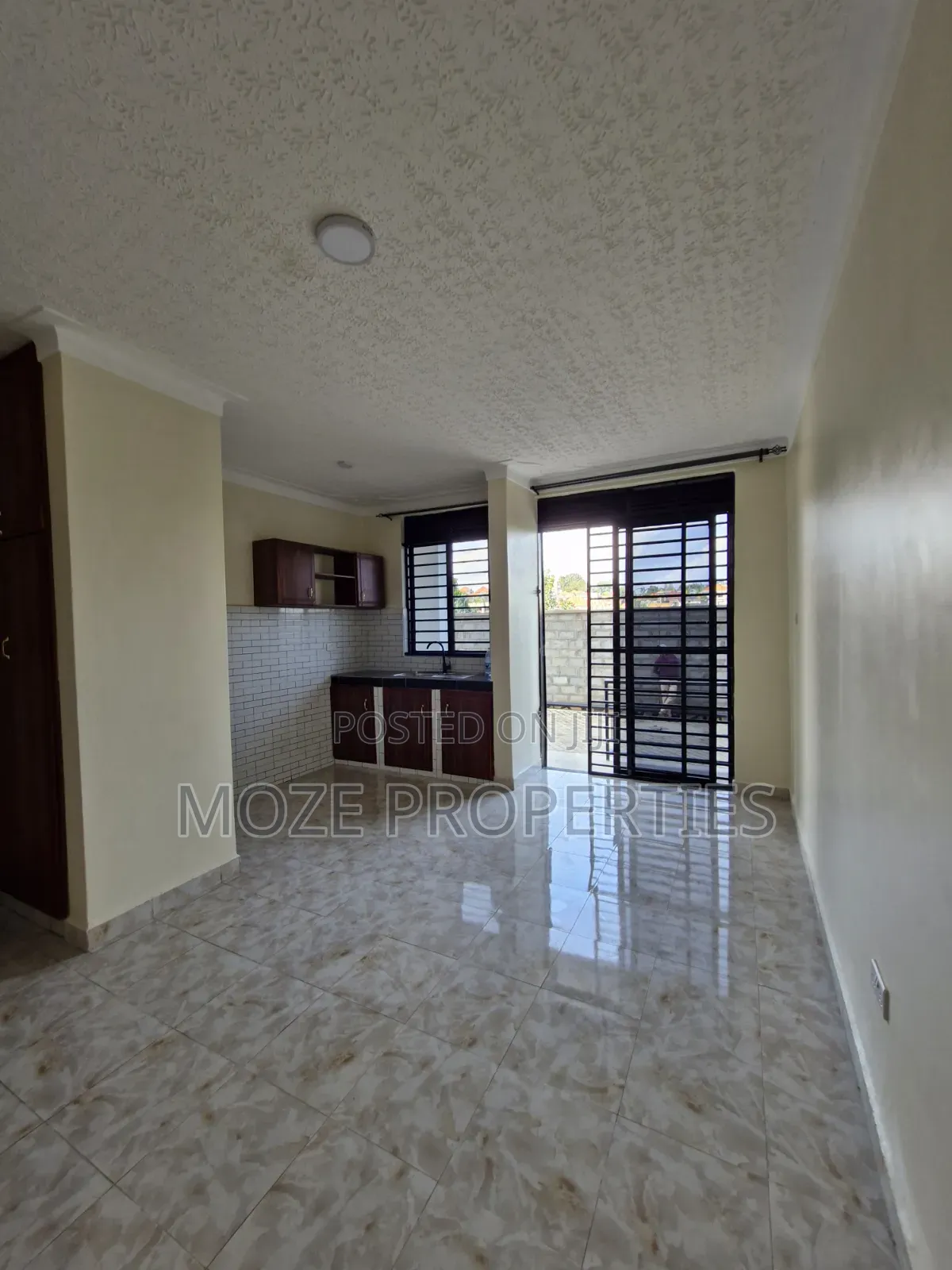 Studio Apartment in Kira Center, Central Division for rent